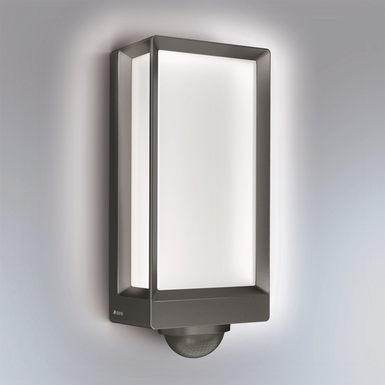 Adjustable main and basic light brighness (5 - 100%)